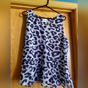 XL CAbi Lavender and Purple Leopard print Sleeveless blouse EUC